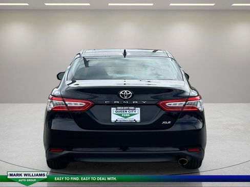 Used 2019 Toyota Camry XLE image 4