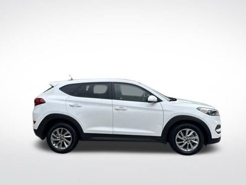 Used 2017 Hyundai Tucson SE FWD image 2