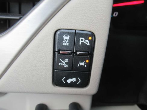 Used 2020 GMC Yukon Denali w/ Open Road Package image 28