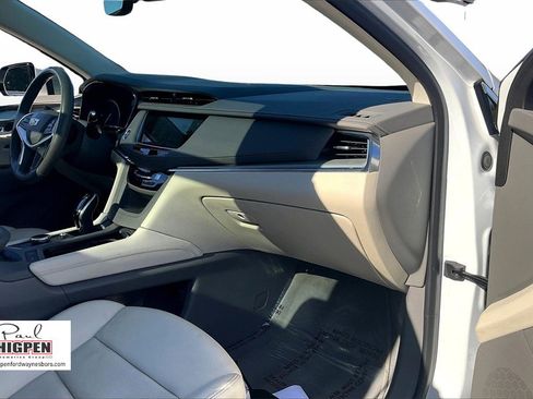 Used 2022 Cadillac XT5 Premium Luxury w/ Technology Package image 16
