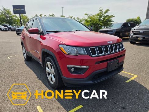Used 2018 Jeep Compass Latitude w/ Cold Weather Group AWD/4WD image 1