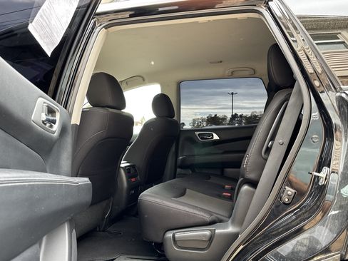 Used 2019 Nissan Pathfinder SV w/ Cargo Package AWD/4WD image 10