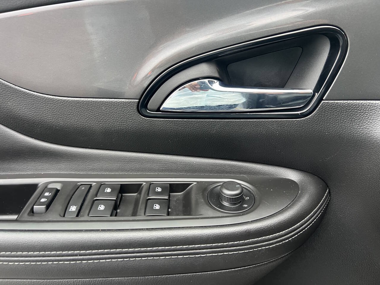 Used 2018 Buick Encore Essence AWD/4WD image 9