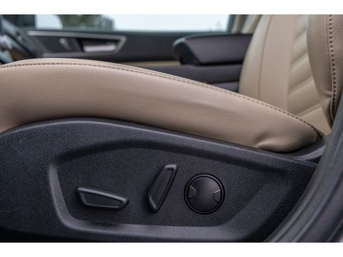 Used 2022 Ford Edge SEL w/ Convenience Package image 16