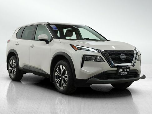 Used 2023 Nissan Rogue SV image 7