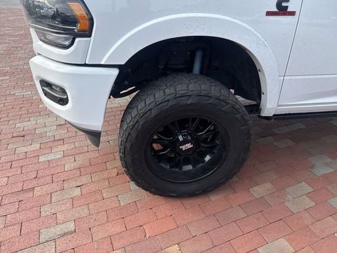 Used 2022 RAM 2500 Limited AWD/4WD image 2