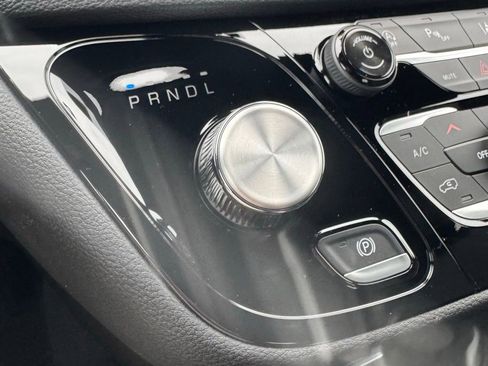 New 2026 Chrysler Pacifica Select image 24