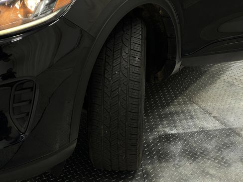 Used 2021 Ford Escape SE w/ SE Sport Appearance Package AWD/4WD image 34