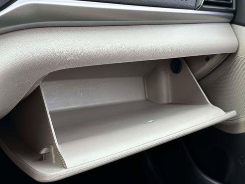 Used 2019 Hyundai Elantra SE w/ Winter Weather Package FWD image 25