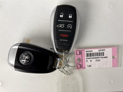 Used 2023 Alfa Romeo Stelvio Ti AWD/4WD image 22