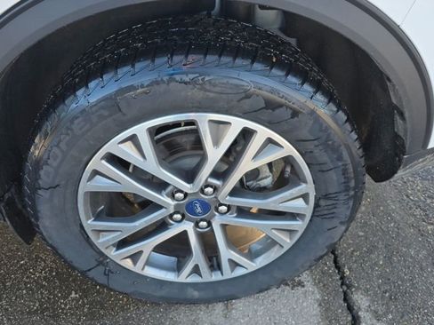 Used 2021 Ford Escape SEL image 9