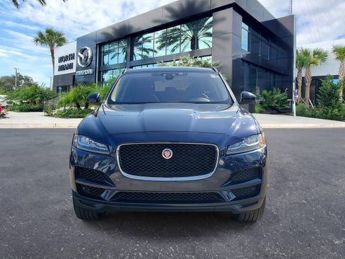 Used 2018 Jaguar F-PACE Prestige image 2