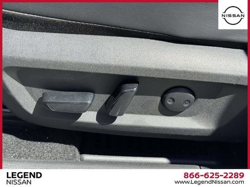 Certified 2023 Nissan Rogue Platinum w/ Platinum Premium Package AWD/4WD image 17