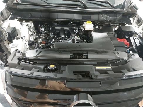 Used 2025 Nissan Pathfinder SV image 30