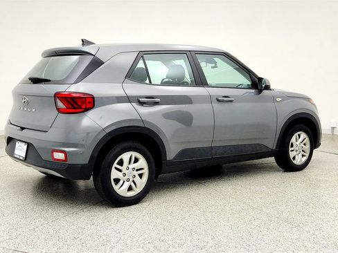 Used 2021 Hyundai Venue SE FWD image 5