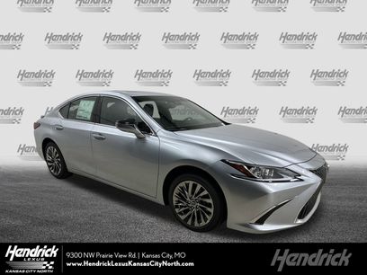 New 2025 Lexus ES 300h w/ Luxury Package