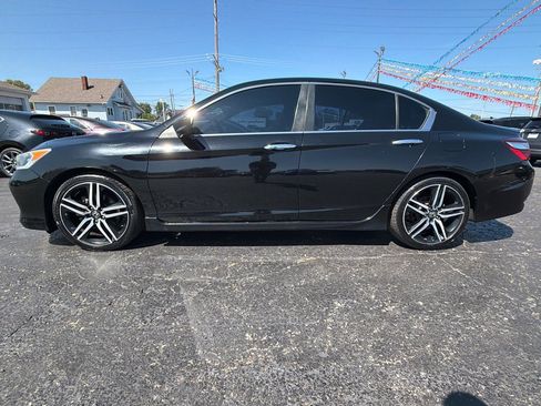 Used 2017 Honda Accord Sport image 4