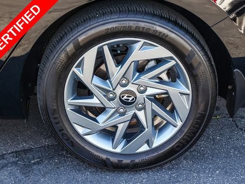 Certified 2024 Hyundai Elantra SEL FWD image 8