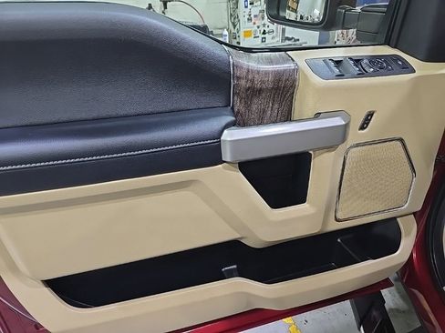 Used 2017 Ford F350 Lariat image 17