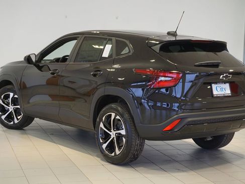 New 2026 Chevrolet Trax RS FWD image 8