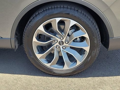 Used 2025 Lincoln Aviator 2WD image 10