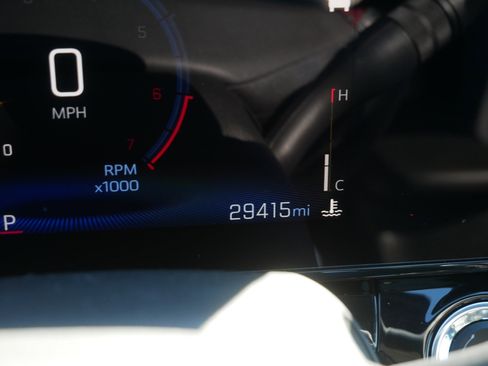 Used 2024 Chevrolet Trax RS w/ Sunroof Package image 37