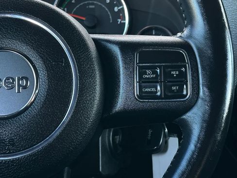 Used 2014 Jeep Wrangler Unlimited Rubicon w/ Connectivity Group image 31