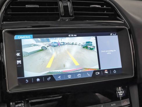 Used 2019 Jaguar F-PACE Premium image 20