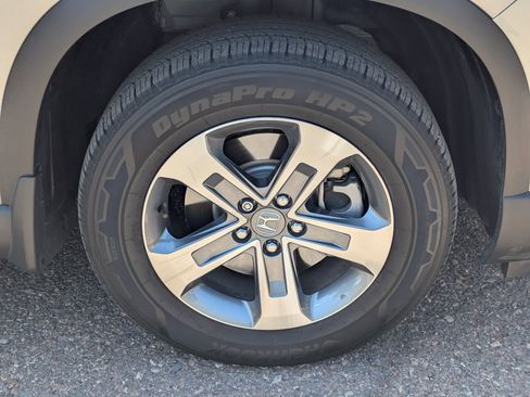 Used 2025 Honda Pilot EX-L image 6