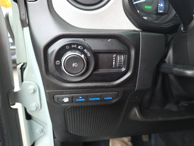 Used 2024 Jeep Wrangler Unlimited w/ Convenience Group AWD/4WD image 12