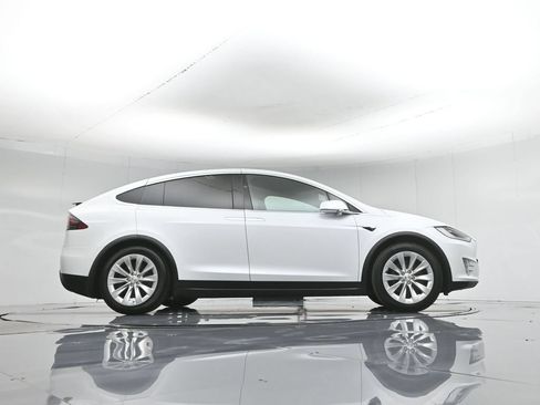 Used 2020 Tesla Model X Long Range AWD/4WD image 48