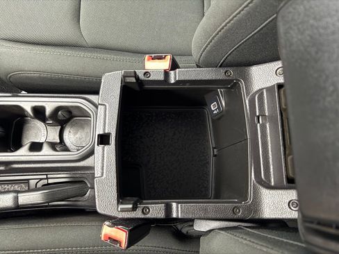 Used 2018 Jeep Wrangler Unlimited Sport S image 48