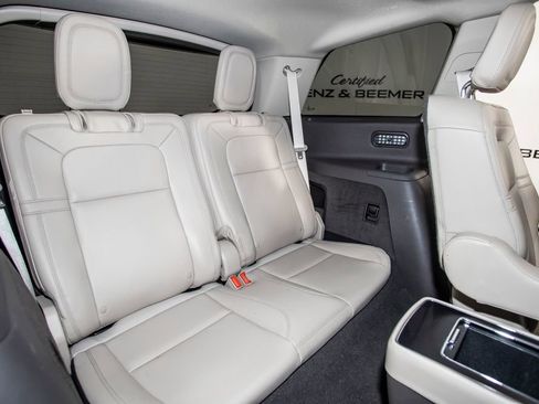 Used 2022 Lincoln Aviator Reserve w/ Equipment Group 201A AWD/4WD image 17