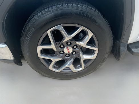 Used 2023 GMC Sierra 1500 SLT w/ SLT Premium Plus Package AWD/4WD image 31