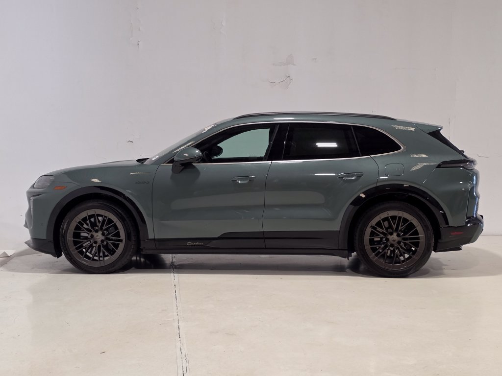 Certified 2026 Porsche Cayenne Turbo AWD/4WD image 3