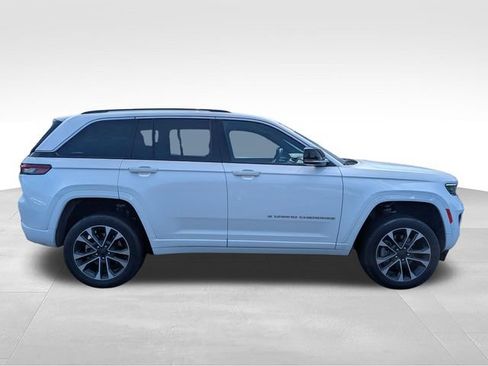 Used 2023 Jeep Grand Cherokee Overland AWD/4WD image 8