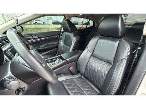 Used 2023 Nissan Maxima Platinum w/ Sport Mat Group FWD image 15