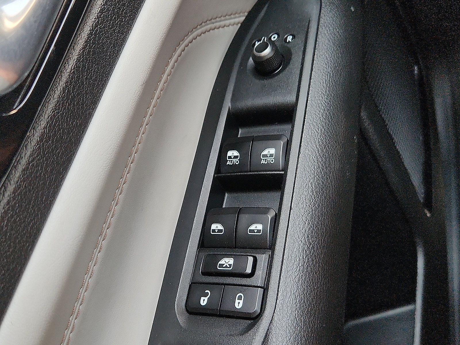 Used 2025 Jeep Compass Limited AWD/4WD image 23