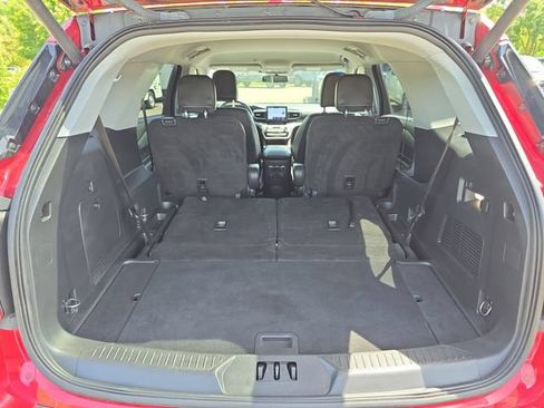 Certified 2023 Ford Explorer XLT w/ Equipment Group 202A AWD/4WD image 8