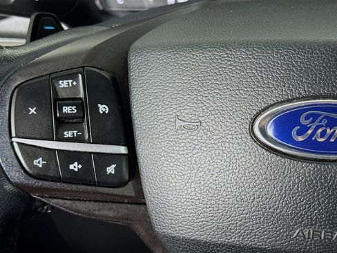 Used 2020 Ford Explorer XLT w/ Equipment Group 202A RWD image 11