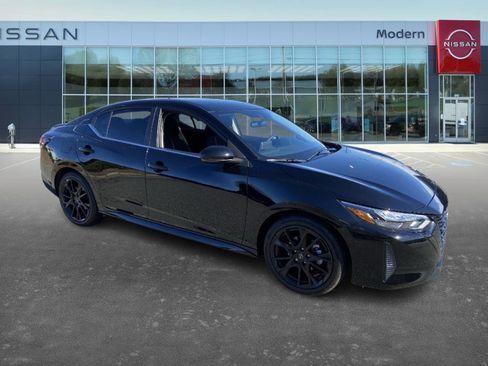 Certified 2025 Nissan Sentra SR w/ Midnight Edition image 3