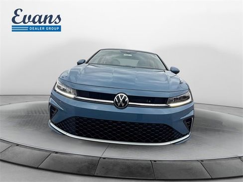 Used 2025 Volkswagen Jetta SE w/ Sunroof Package image 8