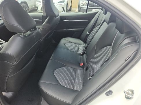 Used 2024 Toyota Camry SE FWD image 11