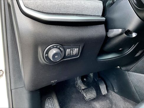 Used 2024 Jeep Compass Latitude AWD/4WD image 37