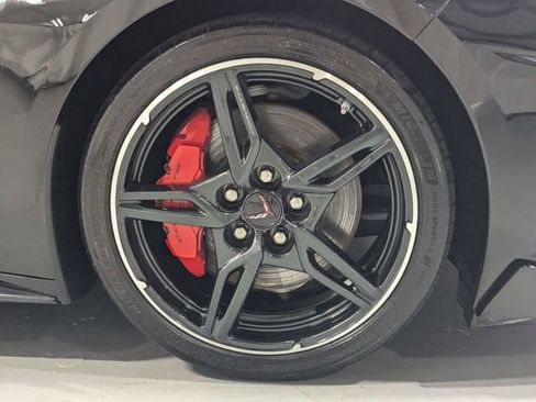 Used 2021 Chevrolet Corvette Stingray Premium Cpe w/ Z51 Performance Package RWD image 31