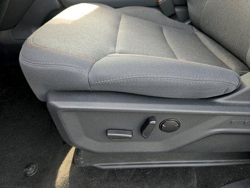 Used 2025 Ford Expedition Active RWD image 12