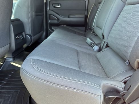 Used 2024 Nissan Frontier SV w/ SV Convenience Package image 21