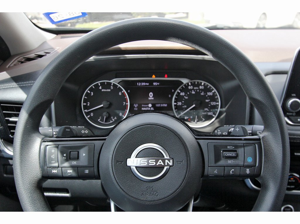 Used 2022 Nissan Rogue SV FWD image 7