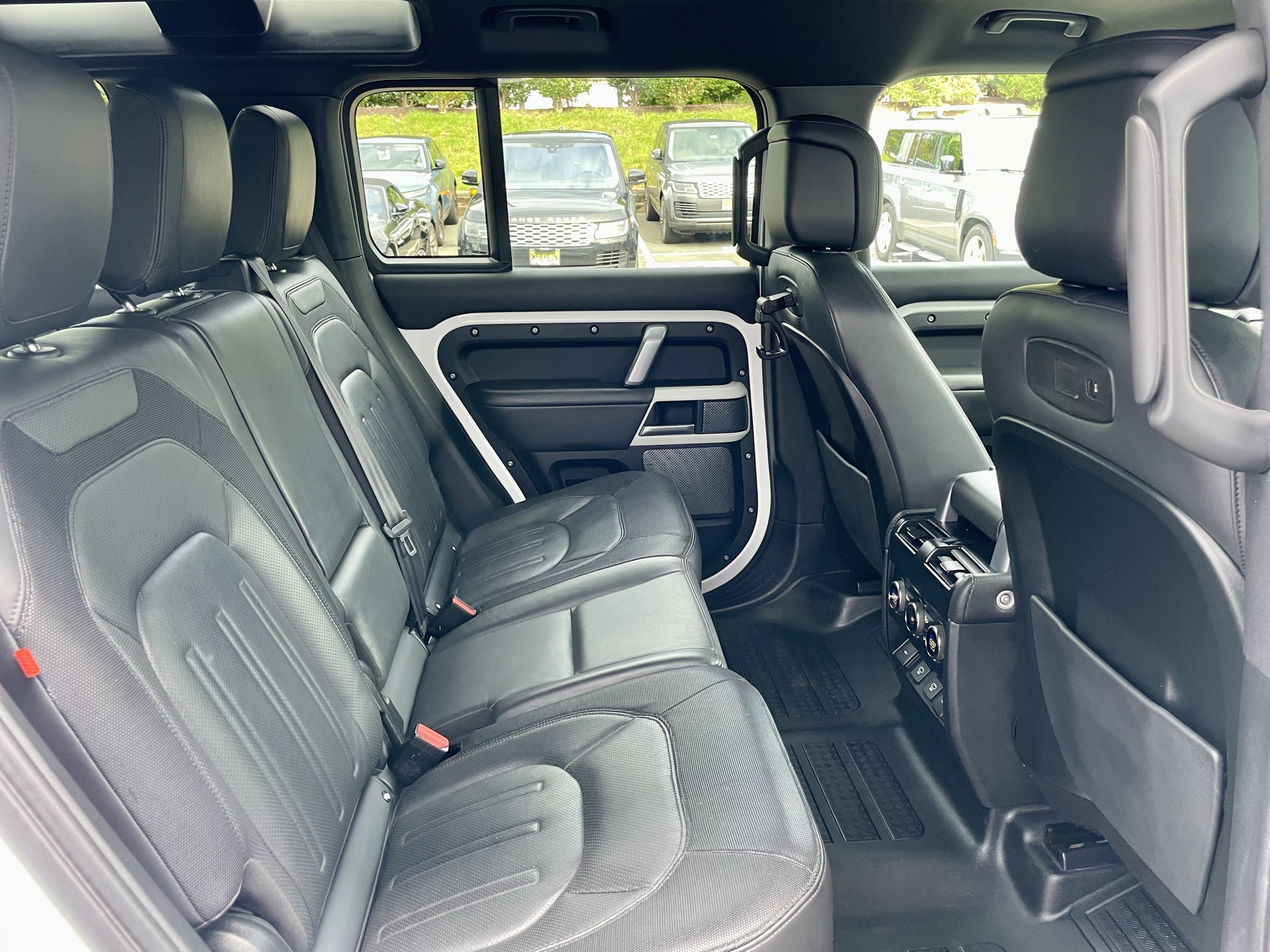 Used 2022 Land Rover Defender 110 X-Dynamic HSE AWD/4WD image 30