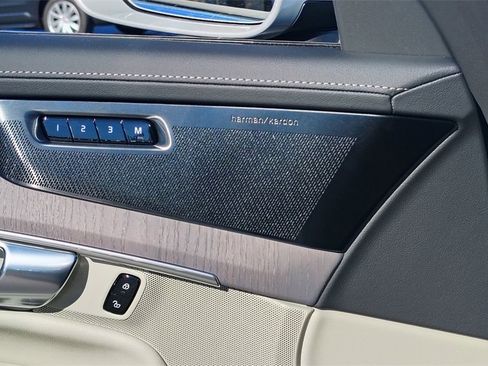 New 2026 Volvo XC90 B6 Ultra image 9